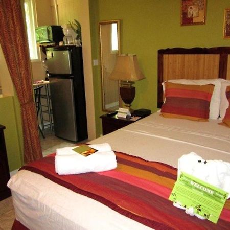 Narakiel'S Inn Roseau Esterno foto