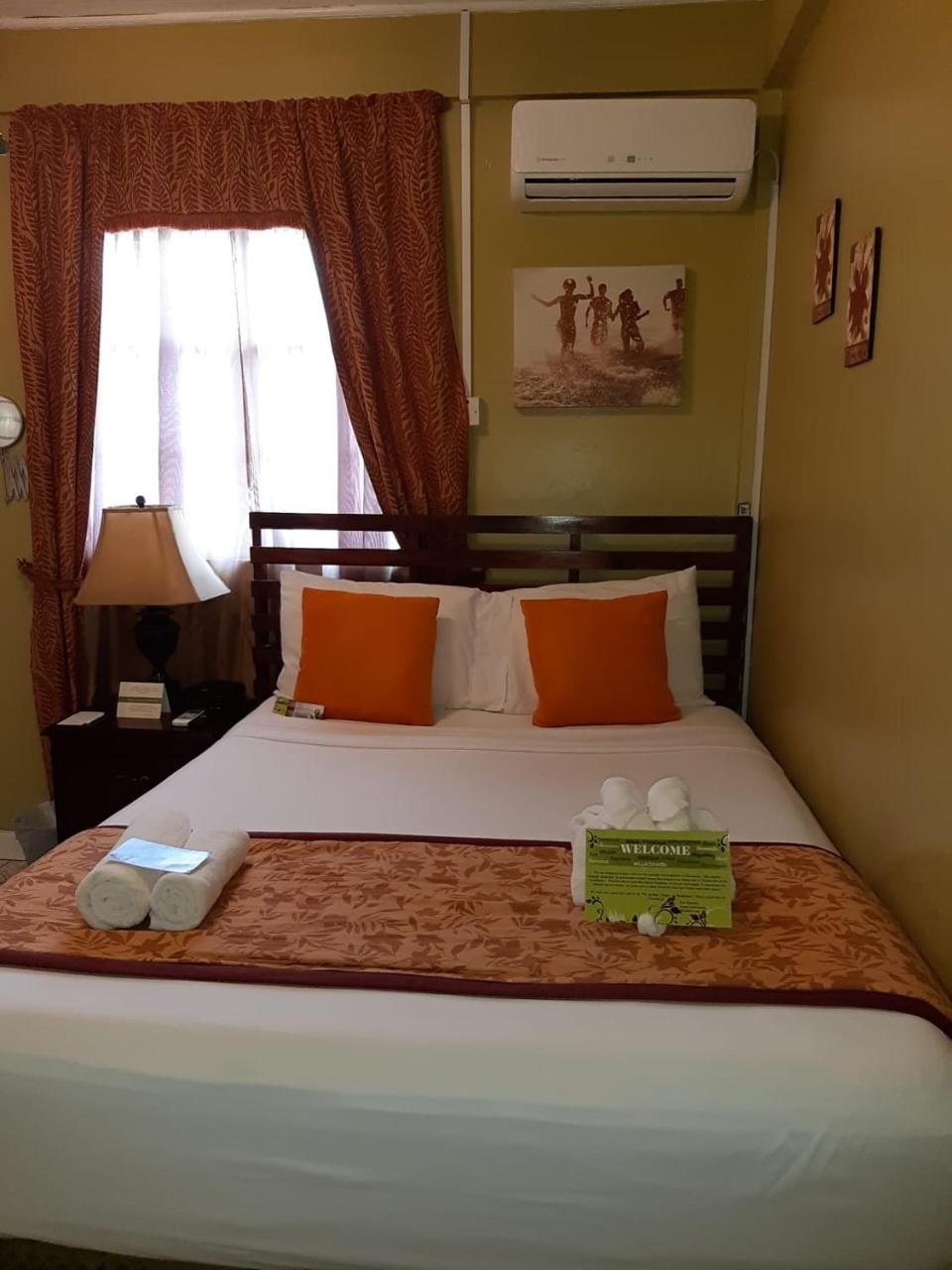 Narakiel'S Inn Roseau Esterno foto